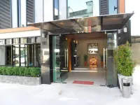 Izen Budget Hotel & Residence Hotel in zona Lighthouse at Hat Laem Charoen