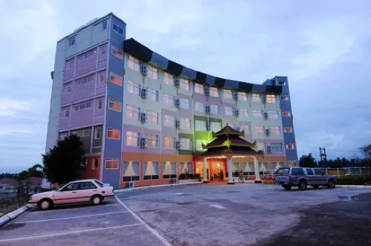 City Golf Resort Hotel