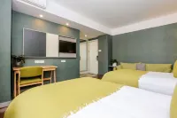 GreenTree Sunshine Holiday Hotel (Nanchang Bayi Square First Affiliated Hospital) Hotels near 699 Life Space