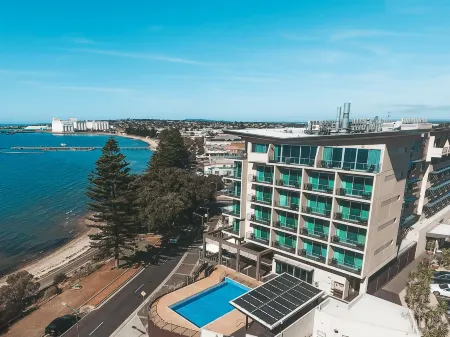 Port Lincoln Hotel Отели в г. Порт-Линкольн