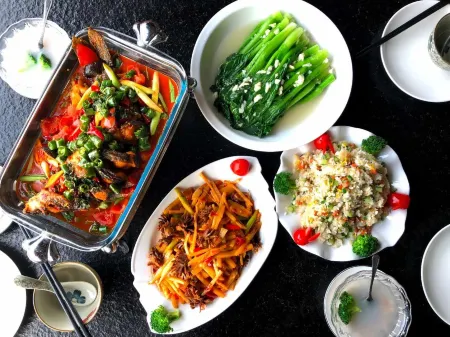 AROMA TEA HOUSE Отели рядом с достопримечательностью «Two Rivers and Four Lakes»