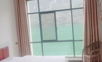 Riverside Renjia Inn