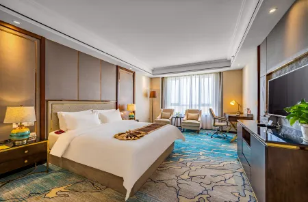 LongFor Holiday Hotel Отели рядом с достопримечательностью «Yantai Natural Museum»