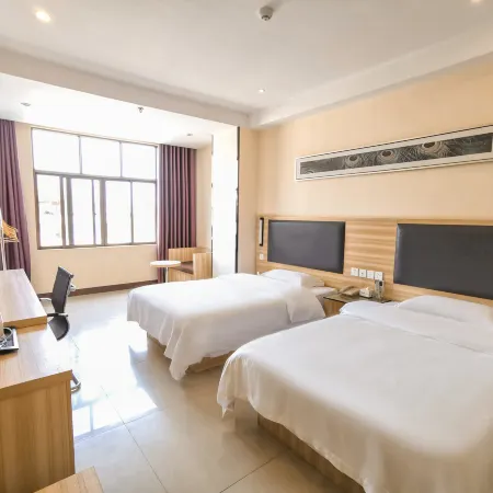 Pinshang Express Chain Hotel (Dongxing Guomen Port)