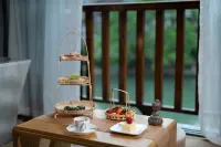 Sulv Lotus · Pushu Manju River View Holiday Hostel Hotels in Fenghuang