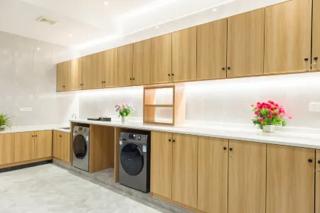 Aifeel Hotel (Hefei High-tech Zone Xiangzhang Avenue Jingui Subway Station) Отели рядом с достопримечательностью «Hefei University of Technology(Feicuihu Campus)»