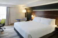 Holiday Inn Express Toronto Downtown Hotels in Financial District