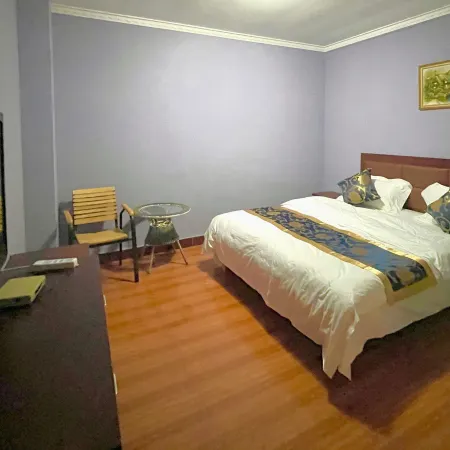 Wuchuan Rongjing Bathing Hotel