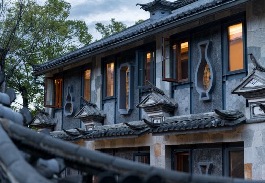 大理适度居精品酒店（大理大学苍洱大道店）外景图