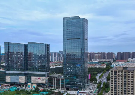 Xana Deluxe Hotel (Handan East Railway Station Meile City) Отели рядом с достопримечательностью «Yuanyuan College (West Campus)»