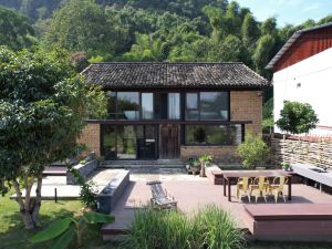 Hillside Homestay Yangshuo (Shili Gallery Yulonghe Branch)