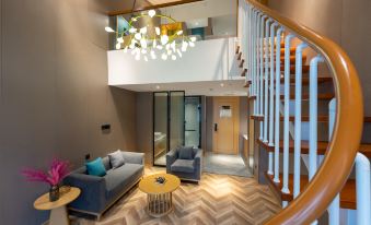 Mijingrong Resort Hotel (Yingshan Living Room Flagship)