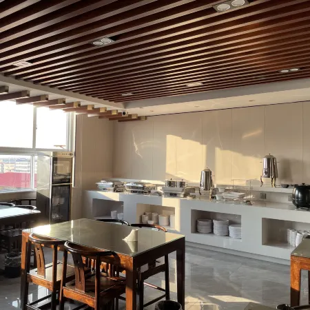 Middle Ancient Hotel (Wuyang)