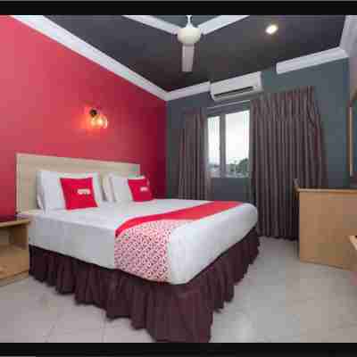 OYO 90050 V Hotel Rooms