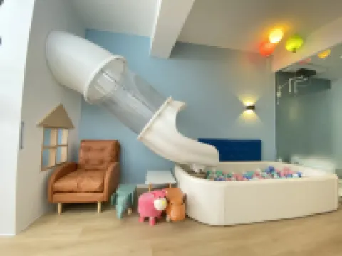 銘宿全海景民宿（青島火車站棧橋店）