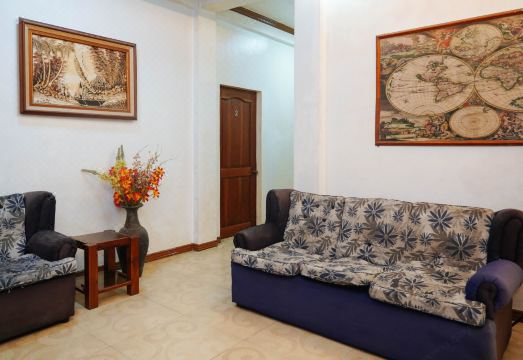 C Star Travellers Inn 썸네일