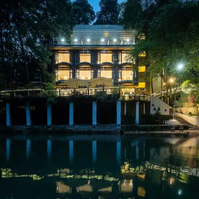 Qingcheng mountain Sanfenmu hotel Hotels near Chaping Scenic Area