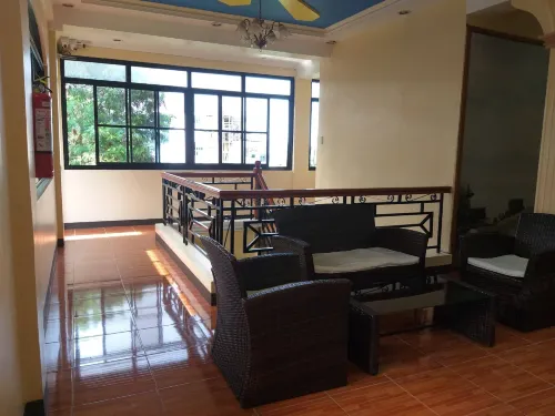 Divine Castle Travelers Inn Общественные зоны Photos