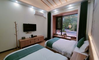 Yuyuexi Homestay (Shennongjia Scenic Area)