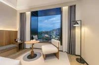 Habitat in Valley ，Dwell in Cloud Hotels near Luohan Creek