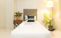 UrbanView @ Lacson Street Bacolod City by RedDoorz