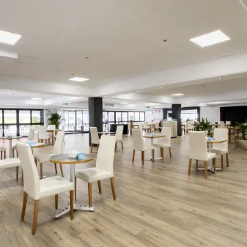 Hotel Chamartin the One Отели рядом с достопримечательностью «Станция метро Montecarmelo»