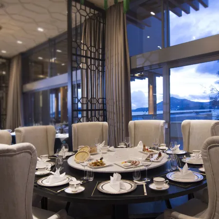 Maestral Resort & Casino