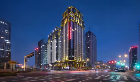 Zhengzhou East Railway Station E-unit  International Hotel Отели рядом с достопримечательностью «Zhengzhou Daxiang Taoci Museum»