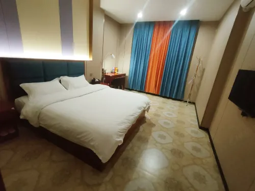 Ruyuan Runhua Hotel