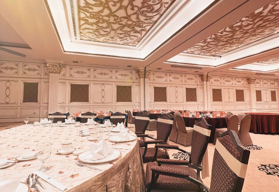 Puteri Wing - Riverside Majestic HotelOver view