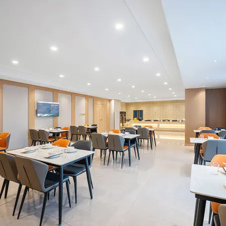 Vienna Hotel (Jiji Jishui Administrative Center Branch)