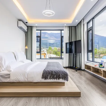 Floral Hotel·  Dali Chaoguang Hotel