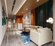Huatao Light Luxury Hotel (Xinda Huayu Sunshine Lakeside Branch)