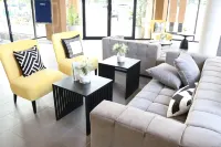 Dluxx Thammasat Hotels in Sam Khok