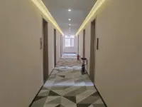 Home Inn UP Huayi Hotel (Xinzhou Daixian Daizhou Ancient City) فنادق في دايسيان