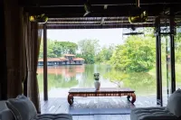 Luxury Thai Lanna house and Farm stay Chiangmai فنادق في سارافي