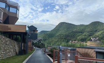 Trip.com Group Country Retreats (Shanxi Manghe Taihang Mijing Joint Resort)