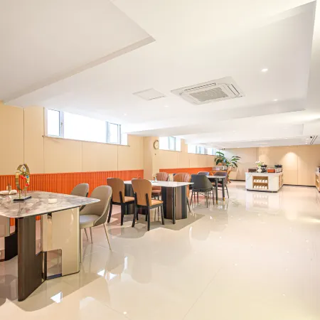 Yanji ShiZi Hotel