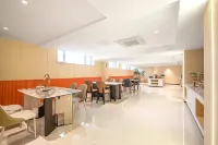 Yanji ShiZi Hotel
