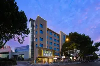 Jingdezhen Yongsheng Hotel (Taoyangli Historical Cultural Tourism Area Ceramics Museum) Hotels near Ancient Stage of Wuwang Temple