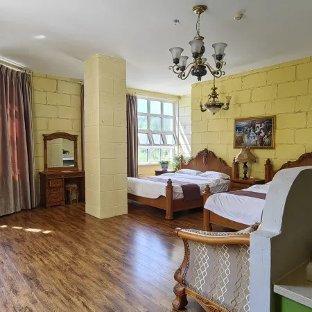 Ya'oulong Castle Hotel