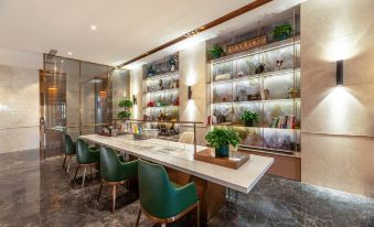 Rezen Hotel Burqin