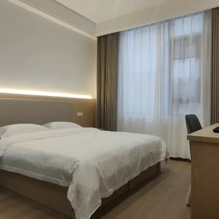 Xinyang Yuelai Inn