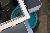 BDuck Resort - Rooftop Pools
