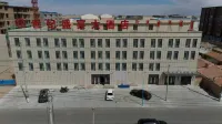 世紀盛宴大飯店 萬家福購物廣場附近的飯店