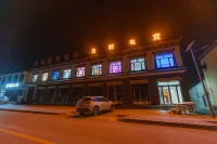 Blue Whale E-sports Homestay Hotels in Luqu