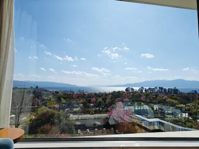 Aimeng Lakeview Resort Hotel