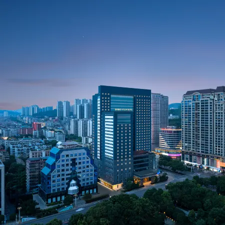 Chenzhou Municipal Government Wuling Avenue Atour Hotel