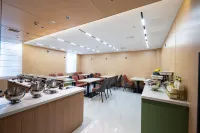 Hello Qiman Hotel (Nanchang Tengwang Pavilion Wanshou Palace)