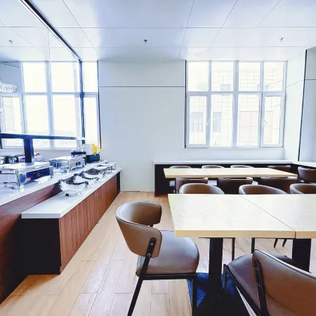 Urba Hotel (Guyuan Zheshang International Home Building Materials City Branch